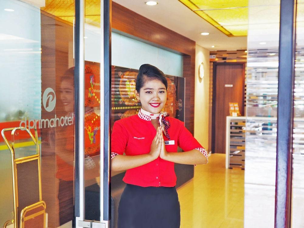 D'Primahotel Itc Mangga Dua Джакарта Екстериор снимка
