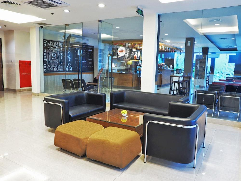 D'Primahotel Itc Mangga Dua Джакарта Екстериор снимка