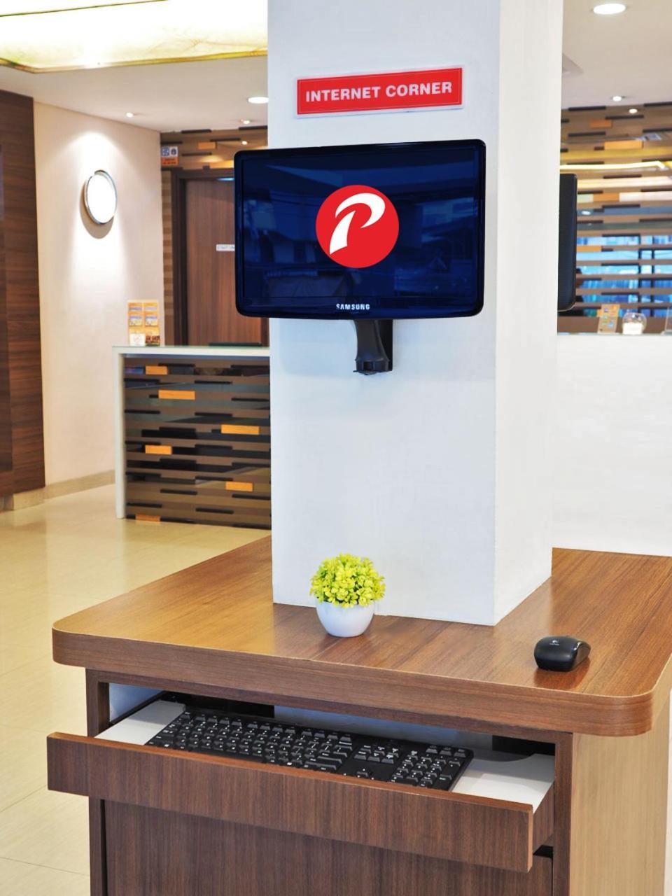 D'Primahotel Itc Mangga Dua Джакарта Екстериор снимка