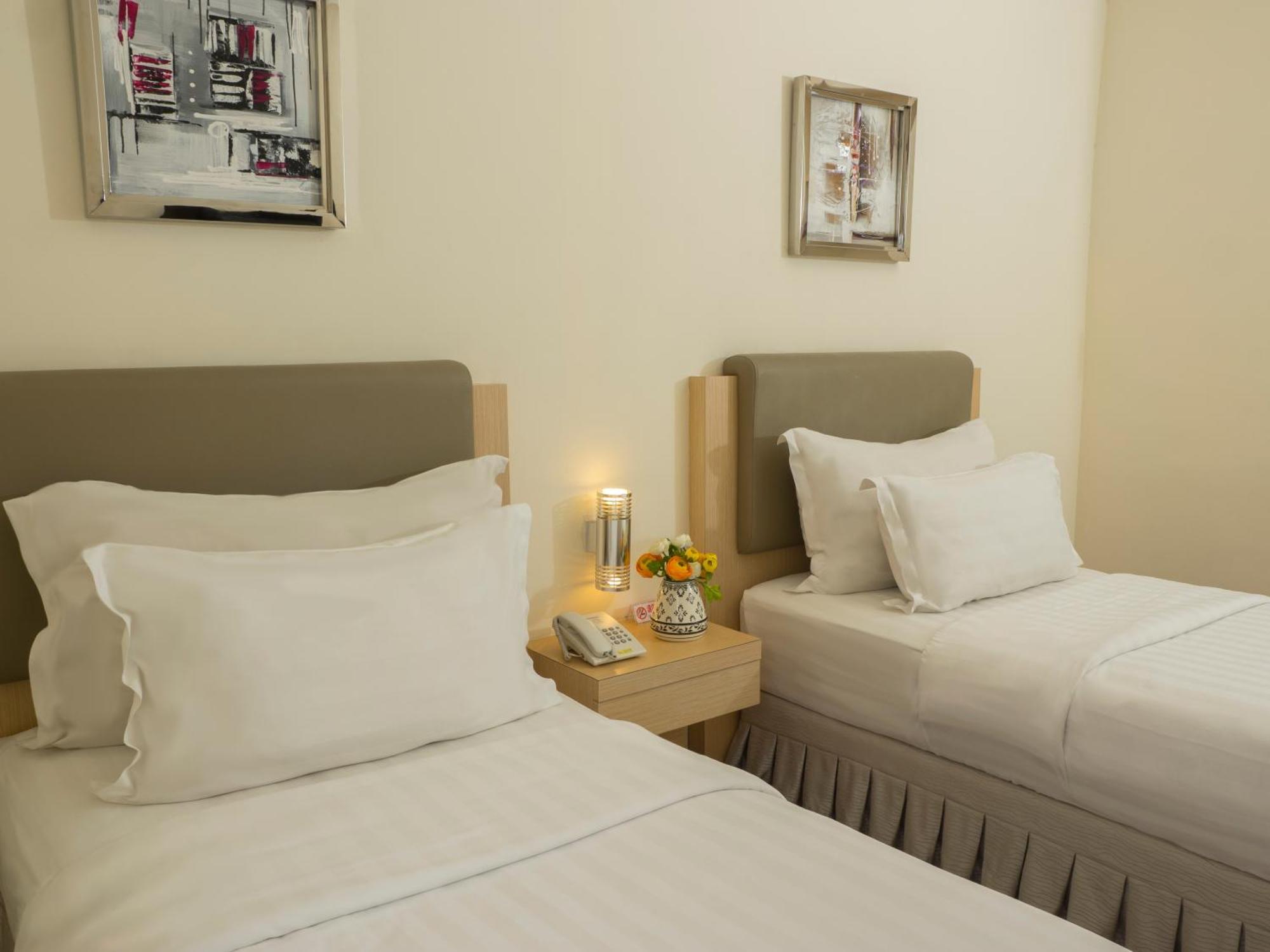 D'Primahotel Itc Mangga Dua Джакарта Екстериор снимка