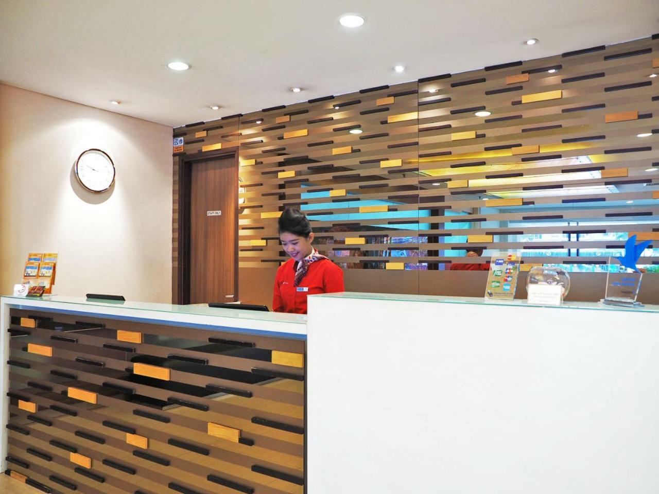 D'Primahotel Itc Mangga Dua Джакарта Екстериор снимка